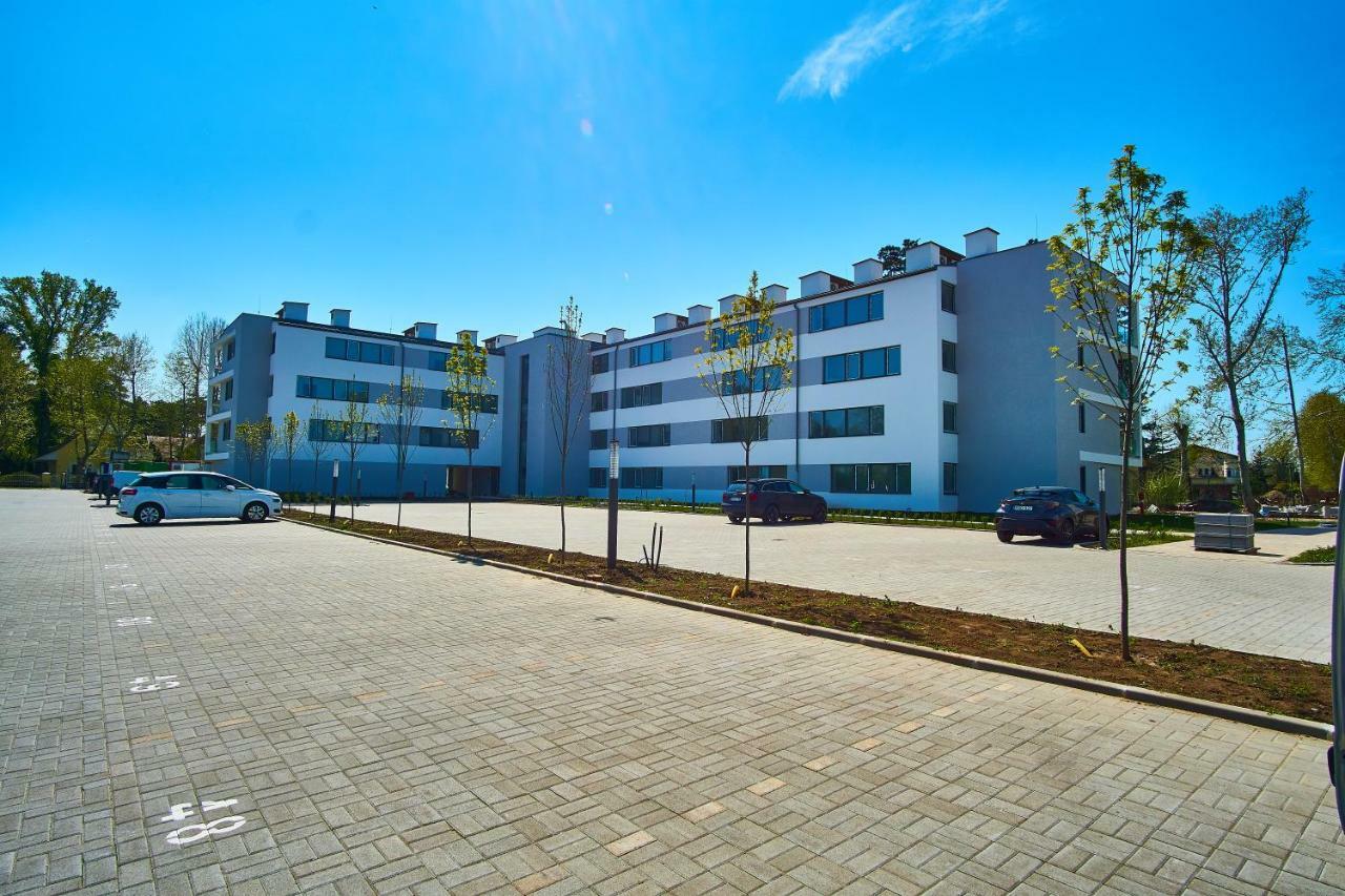 Azur Apartments - Hostaid Siófok Buitenkant foto